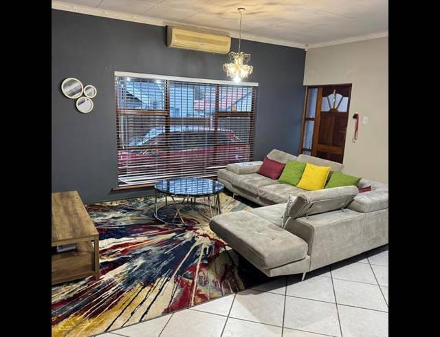 3 BEDROOM HOUSE FOR SALE IN EAST TOWN